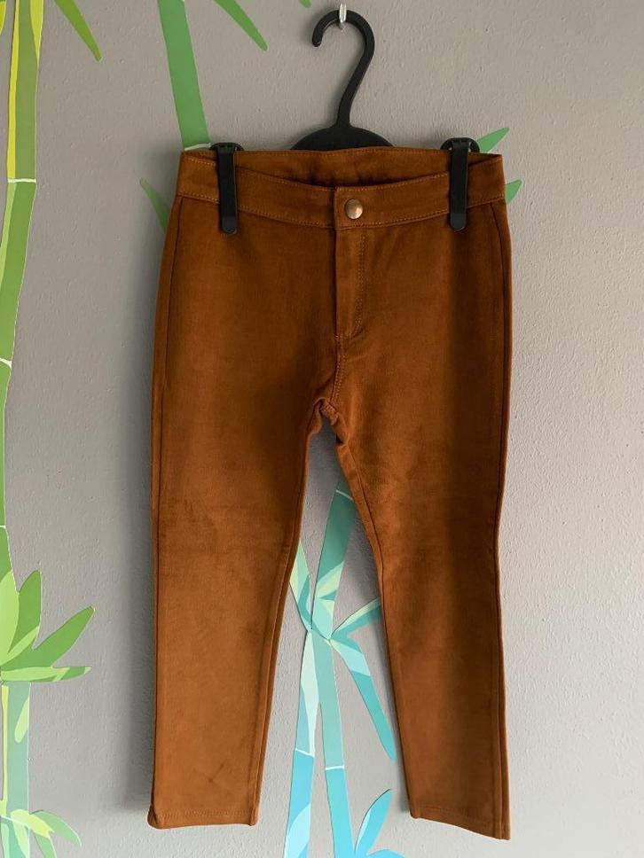 NIEUWE Zara Suede Broek mt 116, Kinderen en Baby's, Kinderkleding | Maat 116, Nieuw, Meisje, Broek, Ophalen of Verzenden