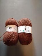 2 Bollen Wibra Evi Wol - Bruin, Hobby en Vrije tijd, Breien en Haken, Ophalen of Verzenden, Zo goed als nieuw, Breien of Haken