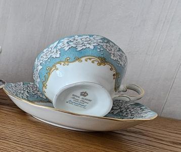 13x Royal Albert vintage kop en schotels en 1 collector bord beschikbaar voor biedingen