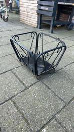 Haardhoutbak/ lectuurbak smeedijzer, Huis en Inrichting, Woonaccessoires | Krantenbakken en Lectuurbakken, Ophalen of Verzenden