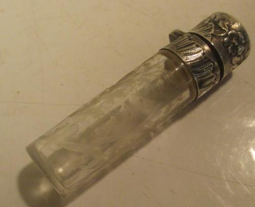 antiek Victoriaans parfumflesje zilveren dop 5, Antiek en Kunst, Curiosa en Brocante, Verzenden