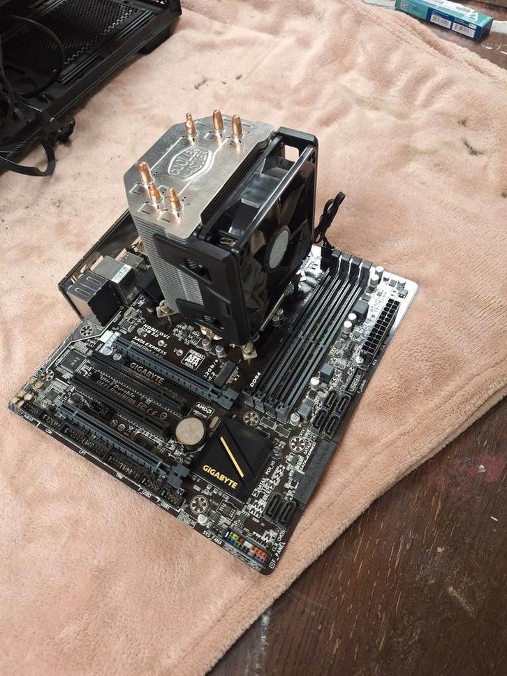 Gigabyte GA-B150M-D3H, i7-6700, 16GB RAM, Computers en Software, Moederborden, Gebruikt, Intel, DDR4, Ophalen of Verzenden