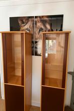 €20 Set van 2 vitrinekasten met glazen deuren, Huis en Inrichting, Ophalen