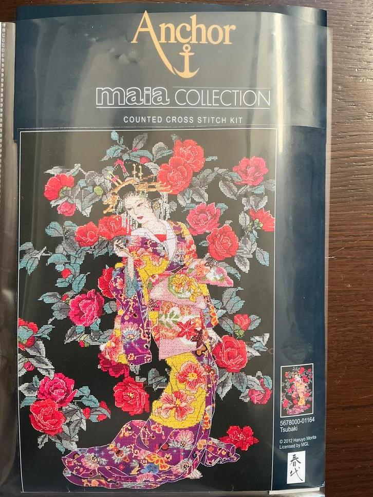 Borduur pakket van Maia collection: ‘Tsubaki’ geisha .🧵🪡, Hobby en Vrije tijd, Borduren en Borduurmachines, Nieuw, Borduurpakket