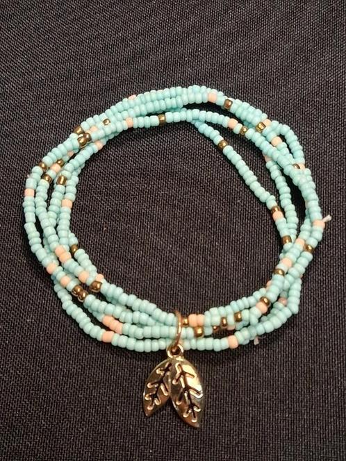 armbandjes turquoise lichtroze goudkleurige kraaltjes, Sieraden, Tassen en Uiterlijk, Armbanden, Nieuw, Overige materialen, Met bedels of kralen