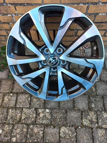 Toyota Corolla Cross Velgen ( heb 2 exact dezelfde setjes) ) beschikbaar voor biedingen