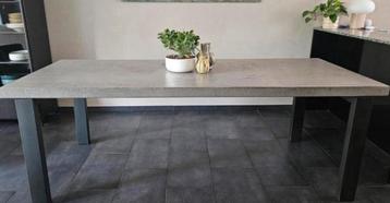 Eettafel van Xooon betonlook 220x90 beschikbaar voor biedingen