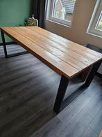 Houten eettafel met metalen poten, Huis en Inrichting, Tafels | Eettafels, Ophalen, Grenenhout, Gebruikt, 100 tot 150 cm