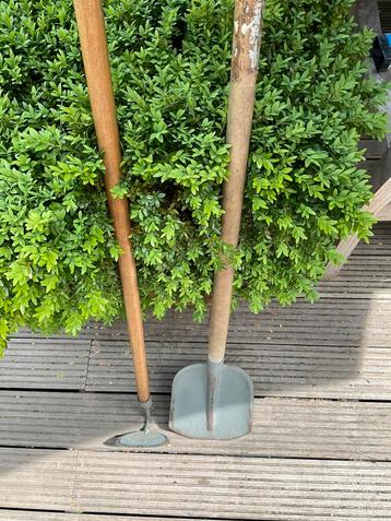 Schop en schoffel beschikbaar voor biedingen
