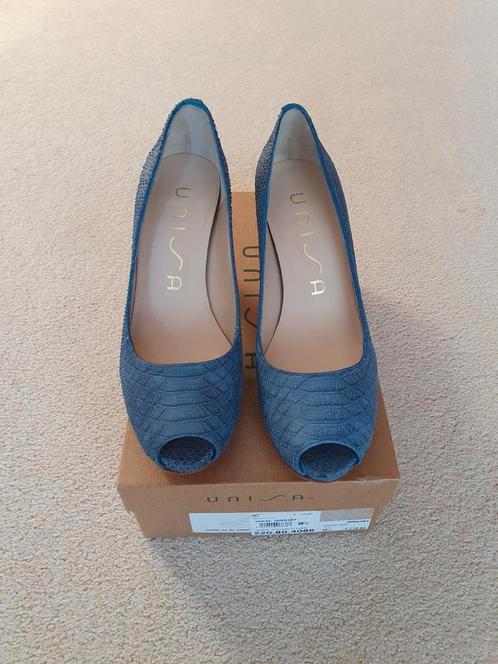 Unisa pumps met open neus mt 38,5 Nooit gedragen, Kleding | Dames, Schoenen, Zo goed als nieuw, Blauw, Ophalen of Verzenden