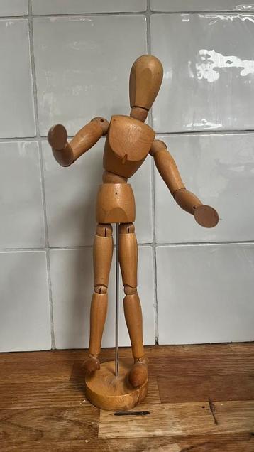 Houte tekenpop beschikbaar voor biedingen