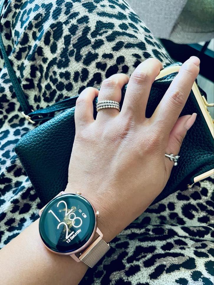 Smartwatch van Stenlille Jolí limited edition, Sieraden, Tassen en Uiterlijk, Smartwatches, Gebruikt, iOS, Roze, Afstand, Calorieverbanding