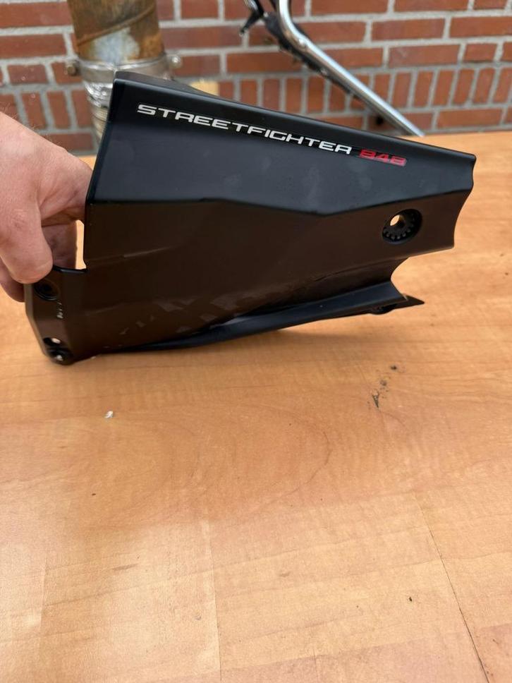 Ducati Streetfighter 848 kuip deel linkst onder 48022801CT, Motoren, Onderdelen | Ducati, Gebruikt, Ophalen of Verzenden