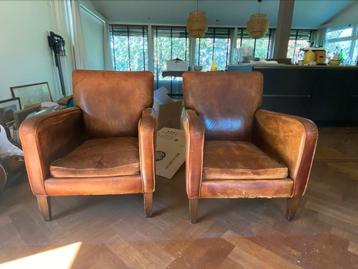 2 brocante fauteuils bruin leer te koop beschikbaar voor biedingen