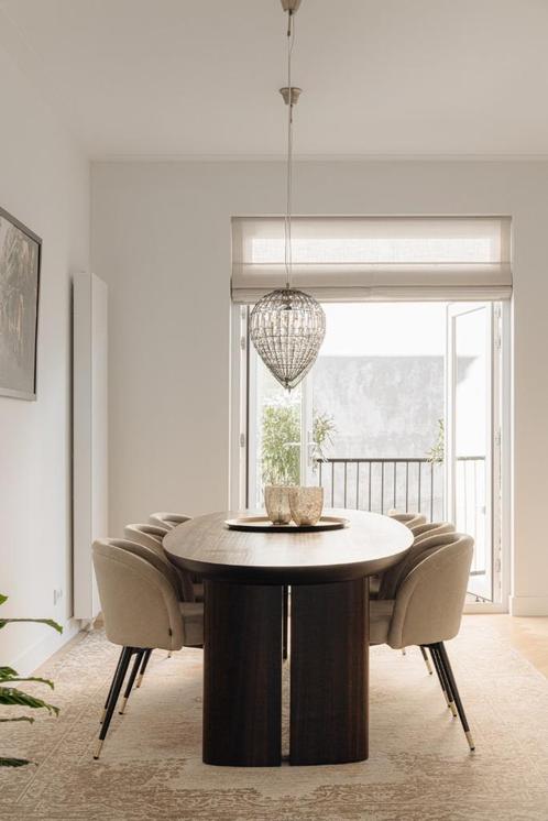 Design ovalen eettafel Durban Versmissen 270cm in nieuwstaat, Huis en Inrichting, Tafels | Eettafels, Zo goed als nieuw, 100 tot 150 cm