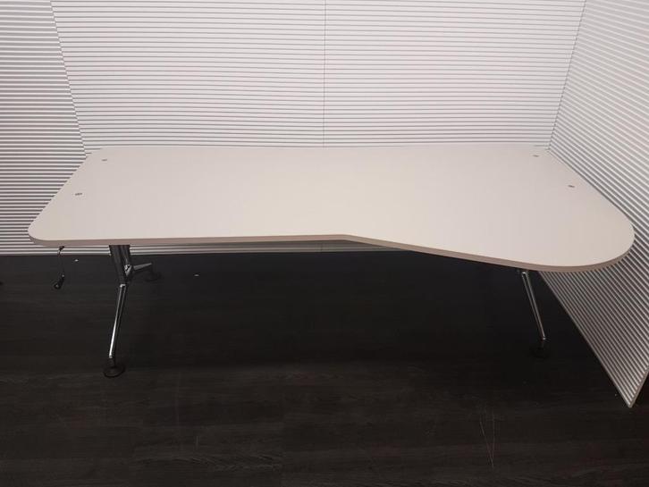 Vitra ad hoc bureau 200x80, Huis en Inrichting, Bureaus, Zo goed als nieuw, Bureau, In hoogte verstelbaar, Verzenden