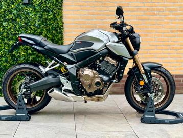 Honda CB650R quickshifter beschikbaar voor biedingen