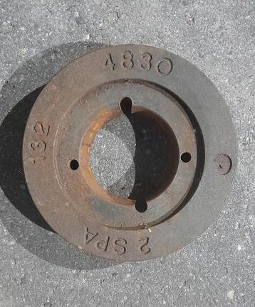 Te koop: diverse poelies riemschijven beschikbaar voor biedingen