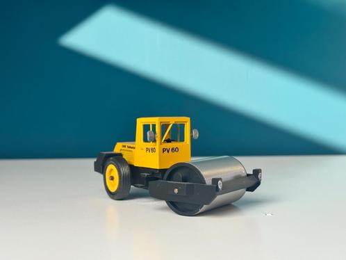 Clark PV60 wals, Hobby en Vrije tijd, Modelauto's | 1:50, Nieuw, Hijskraan, Tractor of Landbouw, Conrad, Ophalen of Verzenden