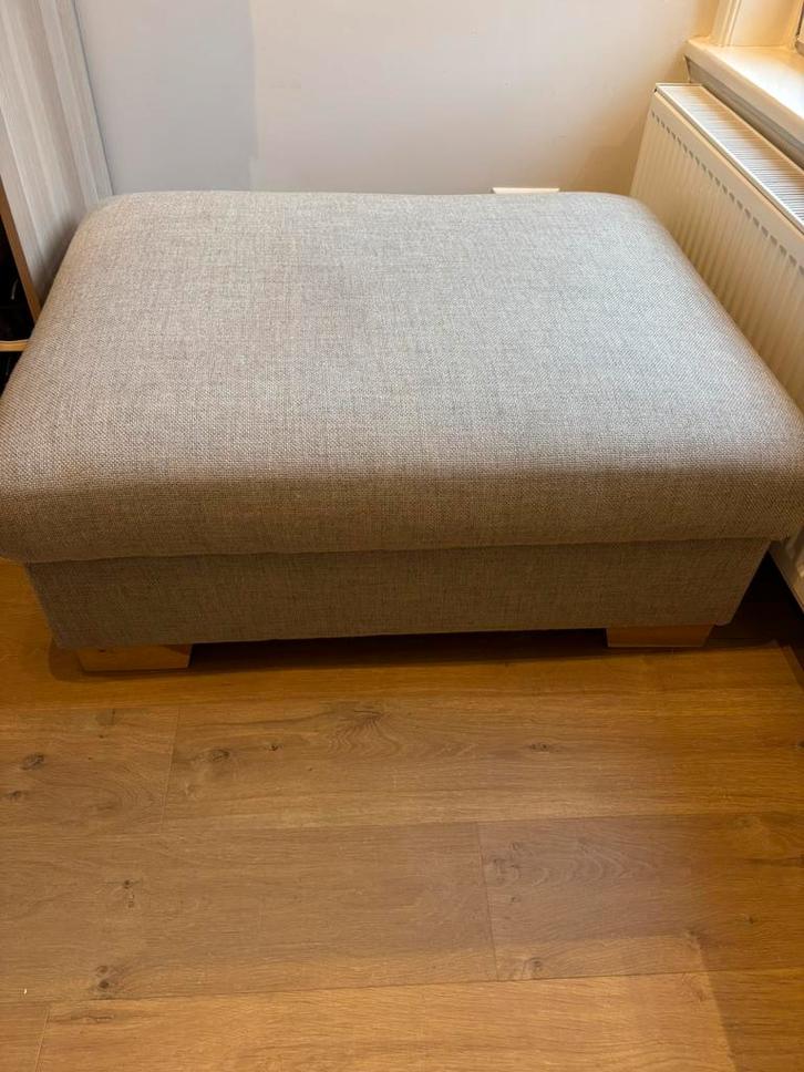 Poef Ikea grijs/beige gemêleerd incl opbergruimte, Huis en Inrichting, Banken | Voetenbanken en Poefen, Zo goed als nieuw, 100 tot 125 cm