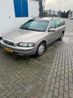 Volvo V70 2.4 140PK 2002 Beige, Auto's, Voorwielaandrijving, 1800 kg, Zwart, Leder en Stof