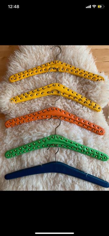 Vintage kledinghangers / kapstokjes 13x beschikbaar voor biedingen