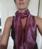 Nieuwe handgemaakte lichtpaarse 100% zijden sjaal 168x31 cm, Kleding | Dames, Mutsen, Sjaals en Handschoenen, Ophalen of Verzenden