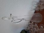 Karaf met geslepen glaasjes, Ophalen