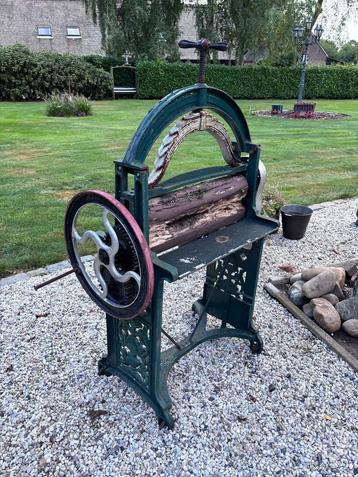 Antiek pers beschikbaar voor biedingen