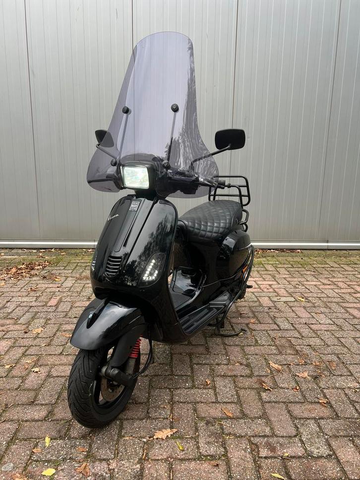 Full Option Vespa S | 2e eigenaar | Brom | Black on Black, Fietsen en Brommers, Scooters | Vespa, Gebruikt, Vespa S, Maximaal 45 km/u