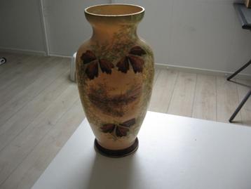 prachtig beschilder zeer oude hoge vaas zalm kleurig €12.50. beschikbaar voor biedingen