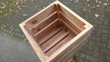 Houten kistje. 40x40x34.5 cm (lxbxh) onbehandeld beschikbaar voor biedingen