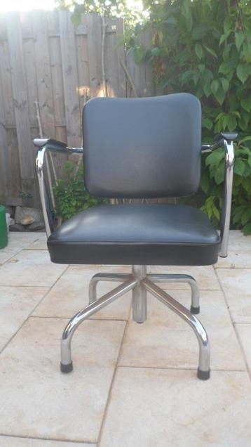 Vintage stoel fauteuil bureaustoel chroom zwart bakeliet  beschikbaar voor biedingen