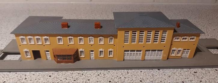 Stationsgebouw Pola N, Hobby en Vrije tijd, Modeltreinen | H0, Zo goed als nieuw, Brug, Tunnel of Gebouw, Gelijkstroom of Wisselstroom