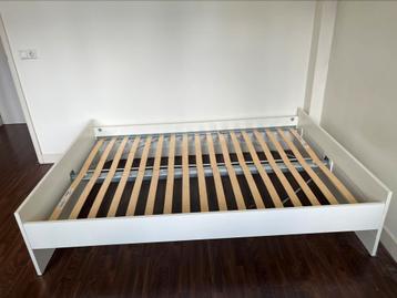 GRATIS AF TE HALEN BEDFRAME IKEA - afbeelding 2