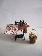 poppenhuis naaimachine met acc., Verzamelen, Poppenhuizen en Toebehoren, Ophalen of Verzenden, Zo goed als nieuw, Decoratie