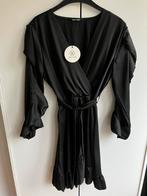 Nieuwe jurk satijnlook, Ophalen of Verzenden, Nieuw, Maat 38/40 (M), Zwart