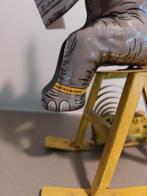 Vintage blikken olifant op stoel – Joseph Wagner (US-Zone Du, Ophalen of Verzenden