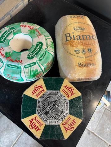 3 Franse grote nep etalage kazen beschikbaar voor biedingen