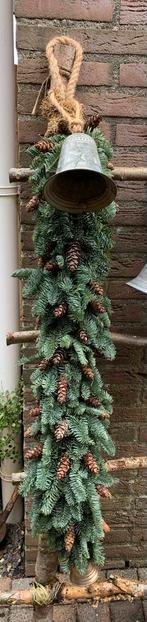 Nobilis verse toef met klokje en dennenappels, Diversen, Kerst, Ophalen of Verzenden, Nieuw