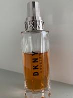DJNY Stories 100 ml fles, 3/4 gevuld, Verzamelen, Parfumverzamelingen, Parfumfles, Gebruikt, Ophalen of Verzenden, Gevuld