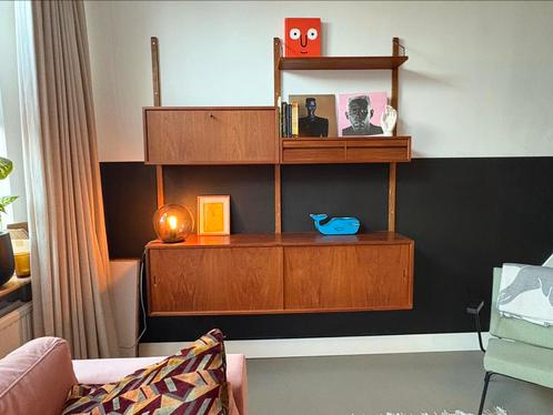 Poul Cadovius - Royal wandsysteem met UNIEK dubbel dressoir, Huis en Inrichting, Kasten | Wandmeubels, Gebruikt, 150 tot 200 cm