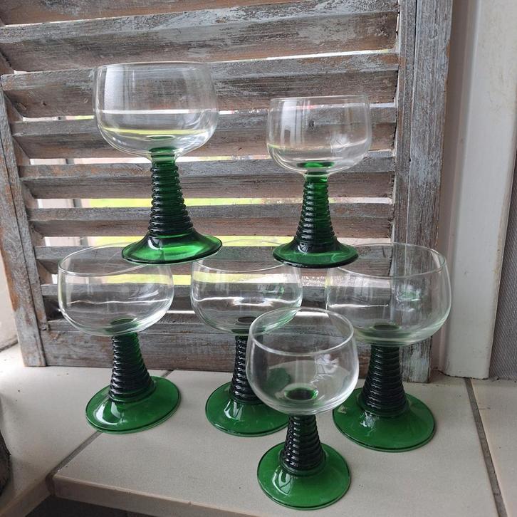 6 Vintage Moezel Wijnglazen, Huis en Inrichting, Woonaccessoires | Vazen, Gebruikt, Groen, Minder dan 50 cm, Glas, Ophalen of Verzenden