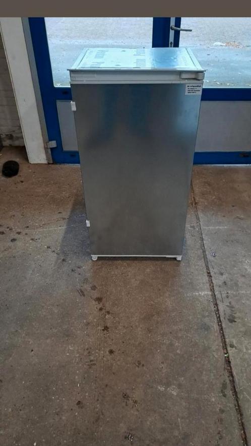 Jonge bosch inbouw koelkast met sleepdeur systeem, Witgoed en Apparatuur, Koelkasten en IJskasten, Zo goed als nieuw, Zonder vriesvak