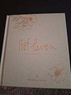Mooi boekje  gedichten bundel" Lief Leven" zie de foto's, Ophalen, Zo goed als nieuw