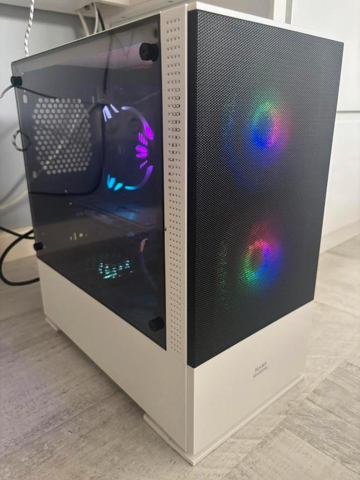 Game pc wit met rgb, Spelcomputers en Games, Games | Pc, Zo goed als nieuw, Overige genres, 1 speler, Vanaf 7 jaar, Ophalen