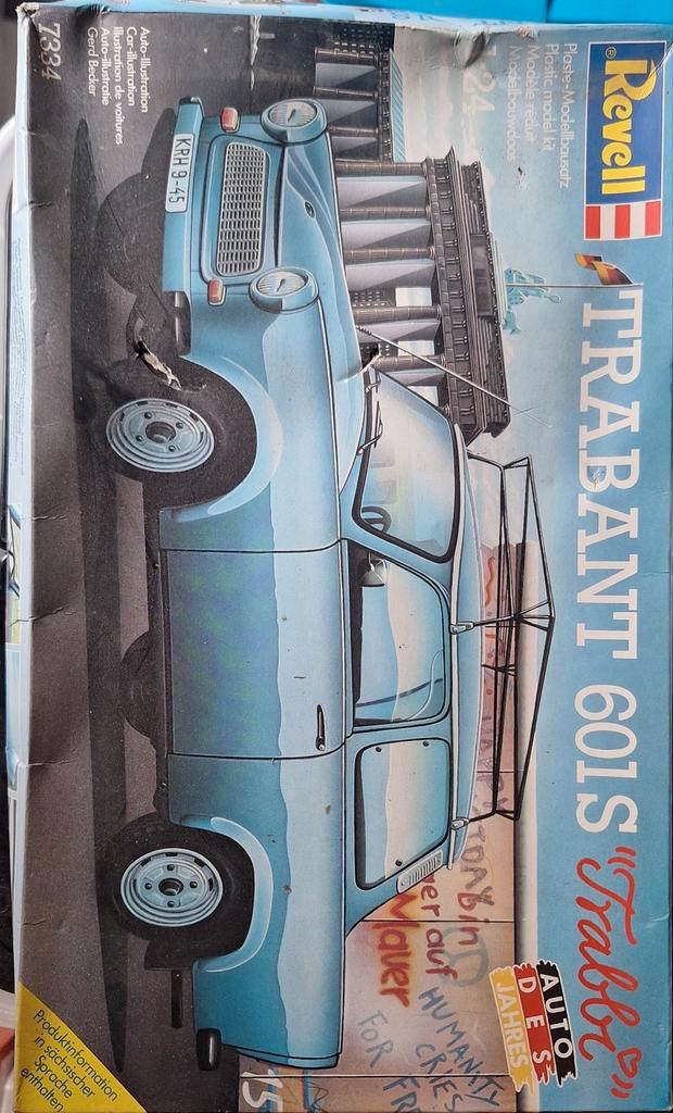 Modelbouw Auto Trabant 601S - Revell, Hobby en Vrije tijd, Modelbouw | Auto's en Voertuigen, Auto, Groter dan 1:32, Revell, Ophalen of Verzenden