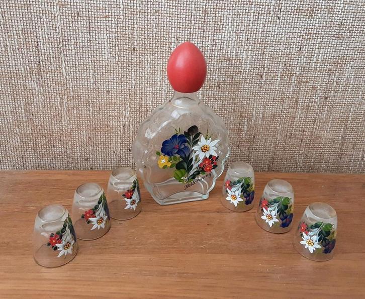 Borrelglaasjes met bijpassende !araf, Verzamelen, Glas en Borrelglaasjes, Zo goed als nieuw, Overige typen, Ophalen of Verzenden