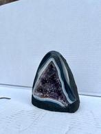 Amethist geode - 1.40kg, Verzamelen, Mineralen en Fossielen, Ophalen of Verzenden, Mineraal