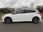 Ford Focus 1.0 ST-Line top onderhouden en prachtige staat, Auto's, Gebruikt, Euro 6, Wit, Grijs